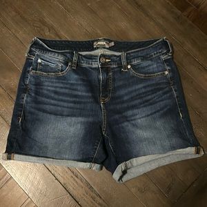 Torrid midi short